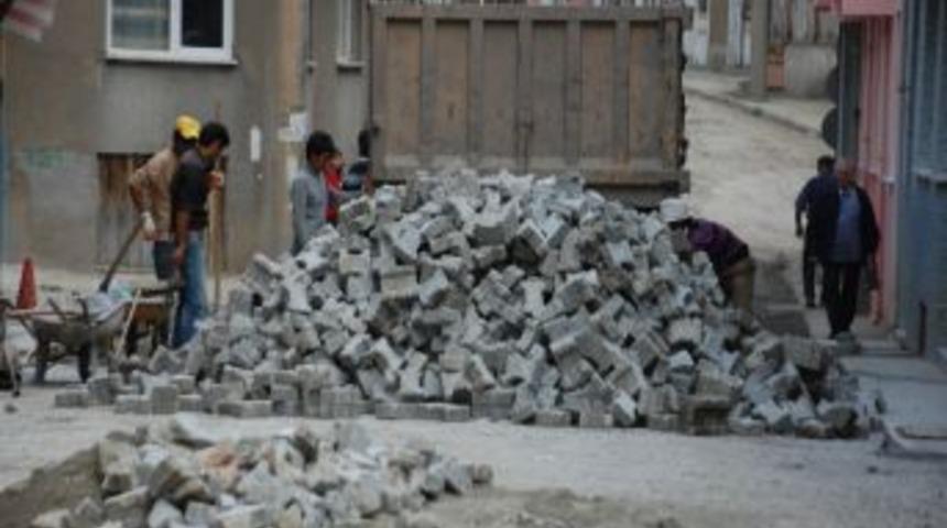 Malkara Belediyesi Kanalizasyon İnşaatı Sonrasında Bozulan Yollar Yeniden Yapılıyor
