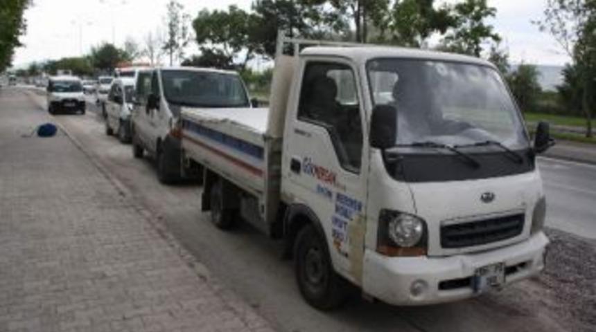Zincirleme Kazada 3 Ara&ccedil; &Ccedil;arpıştı