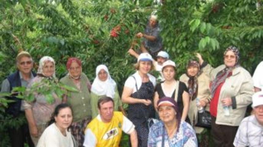 Tema Malkara G&ouml;n&uuml;ll&uuml;leri Y&ouml;r&uuml;cek K&ouml;y&uuml;ne Gezi D&uuml;zenledi