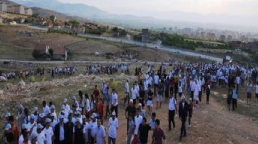 Malatyalılar Beydağı Eteklerinde Doğa Y&uuml;r&uuml;y&uuml;ş&uuml; Yaptı