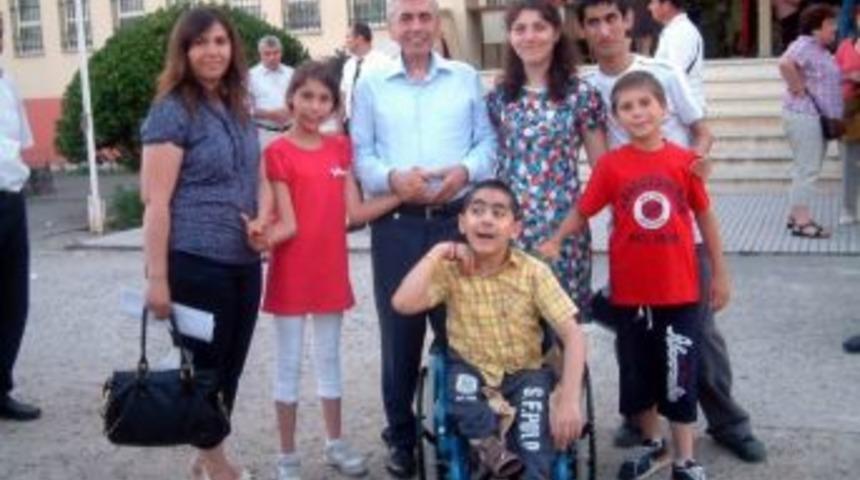 Burhaniye&rsquo;de Engellilere Kaymakam İlgisi