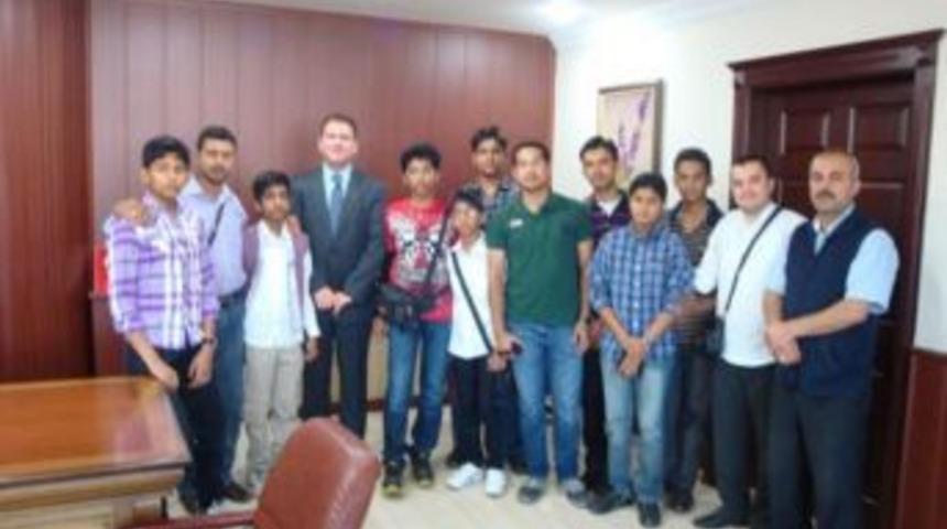 T&uuml;rkiye ve T&uuml;rkleri seviyoruz