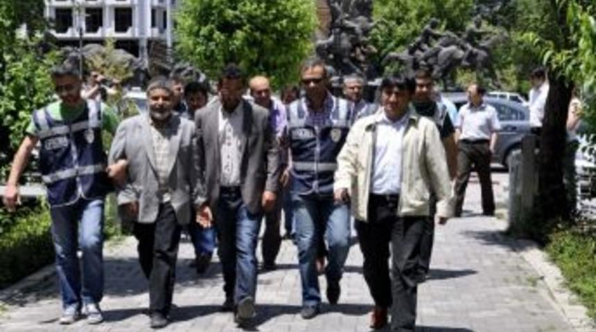 Uşak&rsquo;ta Ka&ccedil;ak Sigara Operasyonu