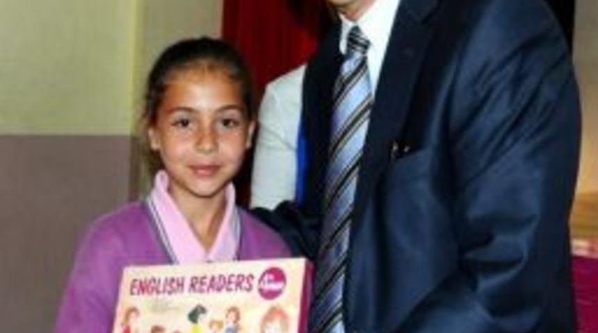 1700 &Ouml;ğrencinin Karne Hediyesi Başkan Ata&ccedil;&rsquo;dan