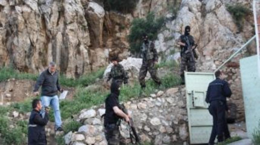 9 İldeki Su&ccedil; &Ouml;rg&uuml;t&uuml; Operasyonunda Tutuklu Sayısı 17&rsquo;ye &Ccedil;ıktı