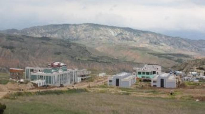 Karatekin &Uuml;niversitesi Ulu Yazı Kamp&uuml;s&uuml; Hızla Y&uuml;kseliyor