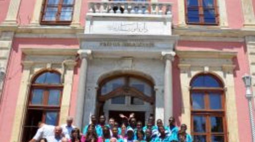 Olimpiyat &Ouml;ğrencileri Hem Duygulandırdı Hem Eğlendirdi