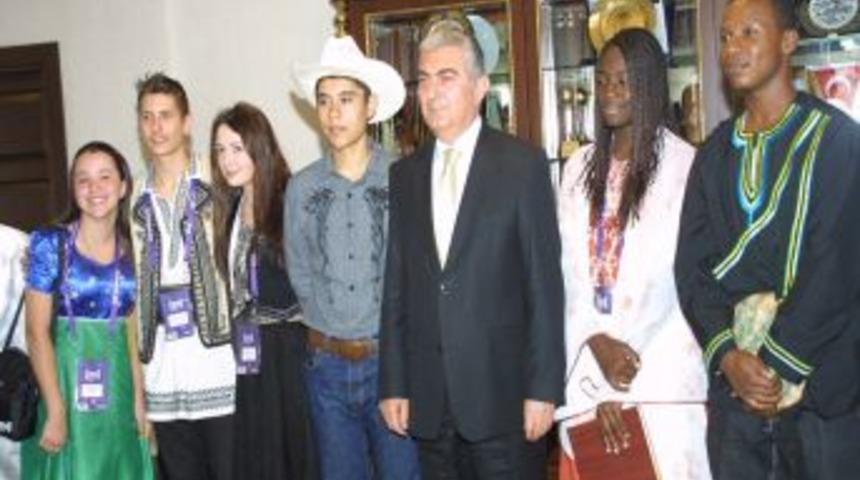 Olimpiyat &Ouml;ğrencileri, Ankara Emniyet M&uuml;d&uuml;r&uuml; &Ccedil;atalkaya'yı Ziyaret Etti