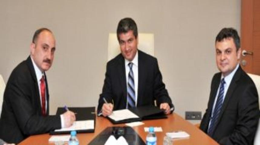 Bilim Merkezi İ&ccedil;in İmzalar Atıldı