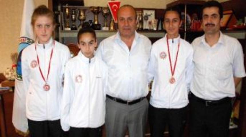 Liderspor'lu Taekwandoculardan Belediye Başkanı Arslan&rsquo;a Ziyaret