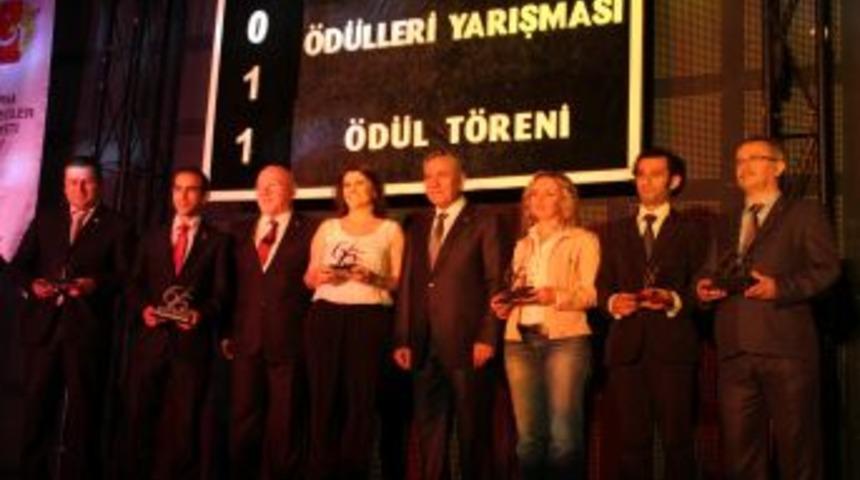 Bursa'da Başarılı Gazeteciler &Ouml;d&uuml;llendirildi