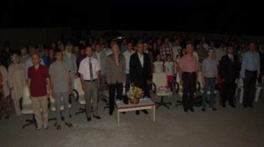 Şiir Gecesiyle Okula Veda Ettiler