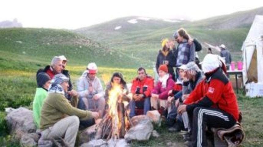 Hakkari &Uuml;niversitesi&rsquo;nden Doğa Y&uuml;r&uuml;y&uuml;ş&uuml;ne Davet