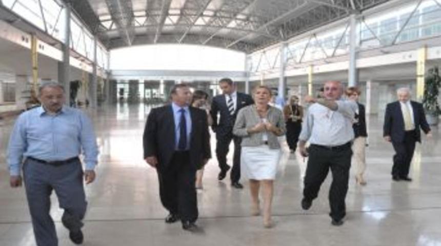 T&Uuml;SİAD Başkanı &Uuml;mit Boyner, Merinos AKKM'ye Hayran Kaldı