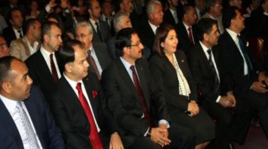 Başkan Ak'a İki &Ouml;d&uuml;l Birden