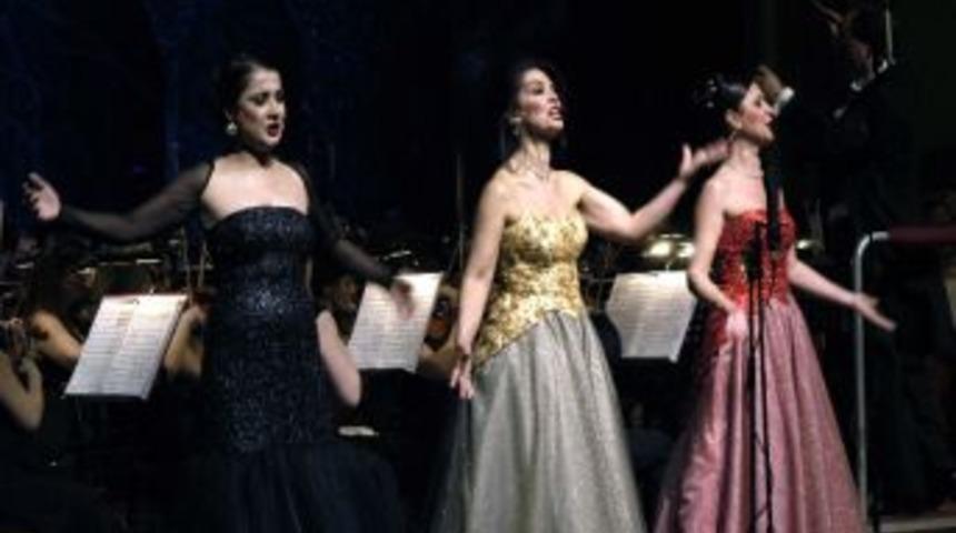 Festival A&ccedil;ılış Konseri Cumhuriyet Meydanı&rsquo;nda