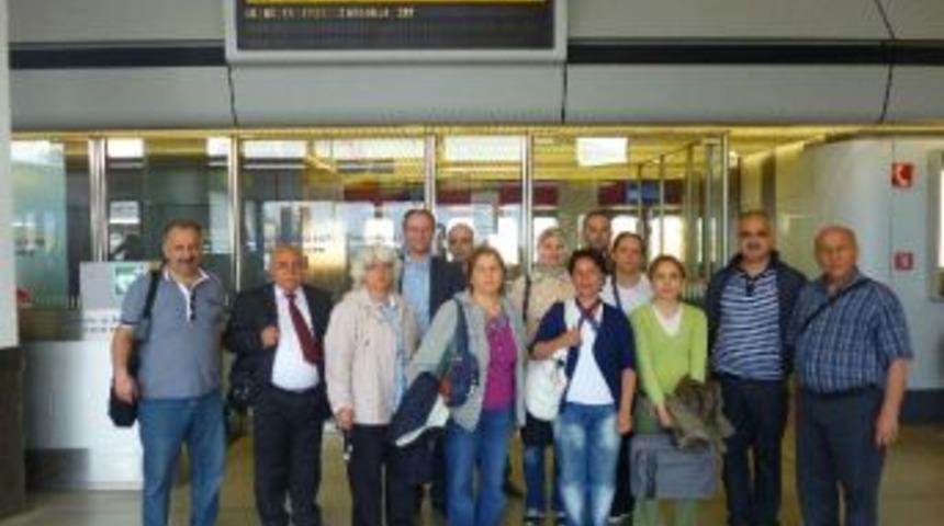 Ab &Uuml;lkelerinde Acil Tıp Teknisyenliği Ve Acil Servis Hemşireliği Uygulamaları Projesi