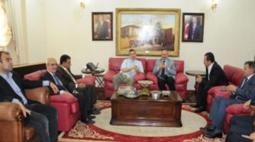 İş Adamları Vali G&uuml;ven&ccedil;&rsquo;i Ziyaret Etti