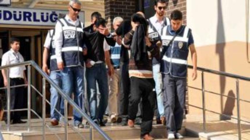 Polis, Sahte Fatura D&uuml;zenleyip Devleti Zarara Uğratan Şebekeyi &Ccedil;&ouml;kertti