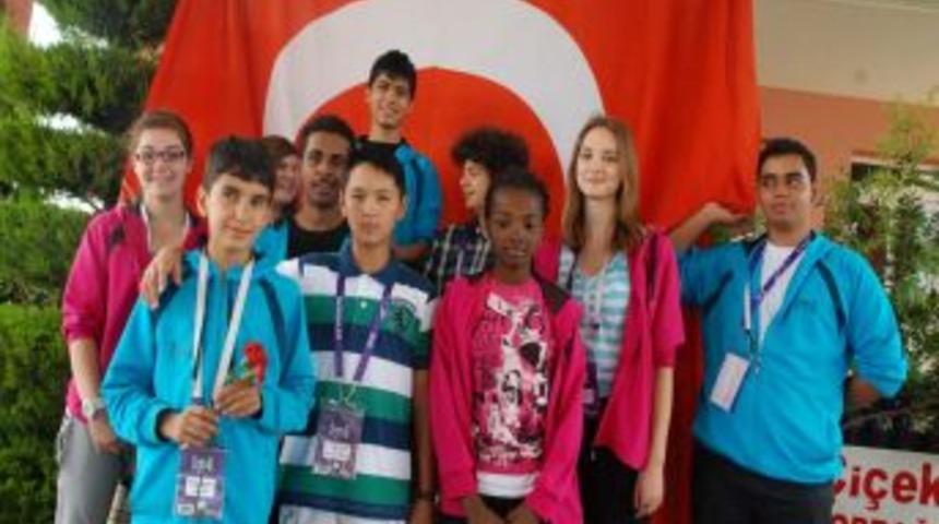 T&uuml;rk&ccedil;enin &Ccedil;ocukları Kadirli'yi De Şenlendirdi