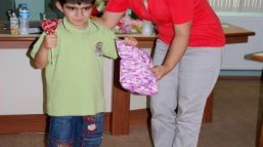 &Ouml;ğrenciler Kadınlar Birliği &Uuml;yelerini Ziyaret Etti