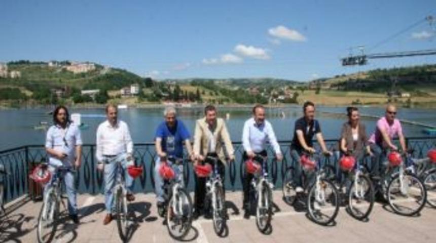 İzmit'te Her Yıl &Ouml;ğrencilere Bisiklet Dağıtılacak