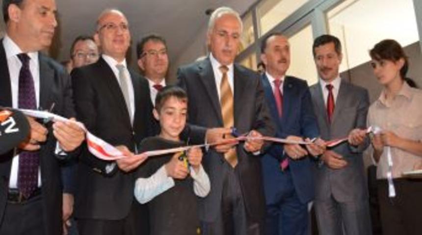 İstanbul&rsquo;da 2,5 Milyon &Ouml;ğrenci Karne Heyecanı Yaşadı