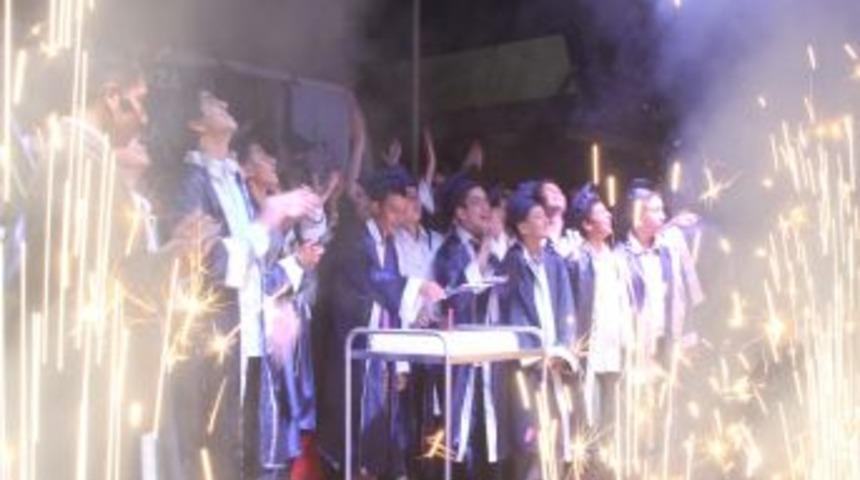 &Ouml;zel Bakır&ccedil;ay Koleji Mezunlarını Uğurladı