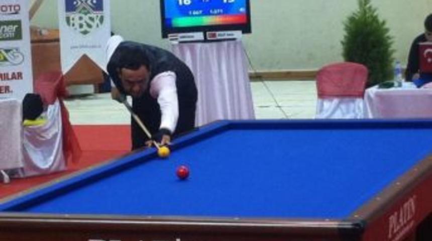 T&uuml;rkiye Bilardo Şampiyonu Savaş Bulut, D&uuml;zce&rsquo;nin G&ouml;ğs&uuml;n&uuml; Kabarttı