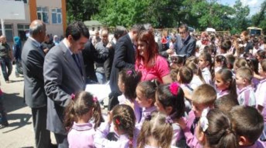 Vali Şahin&rsquo;den &Ouml;ğrencilere &lsquo;kendinize G&uuml;venin&rsquo; Nasihati