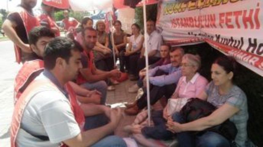 CHP&rsquo;den direnişteki iş&ccedil;ilere destek