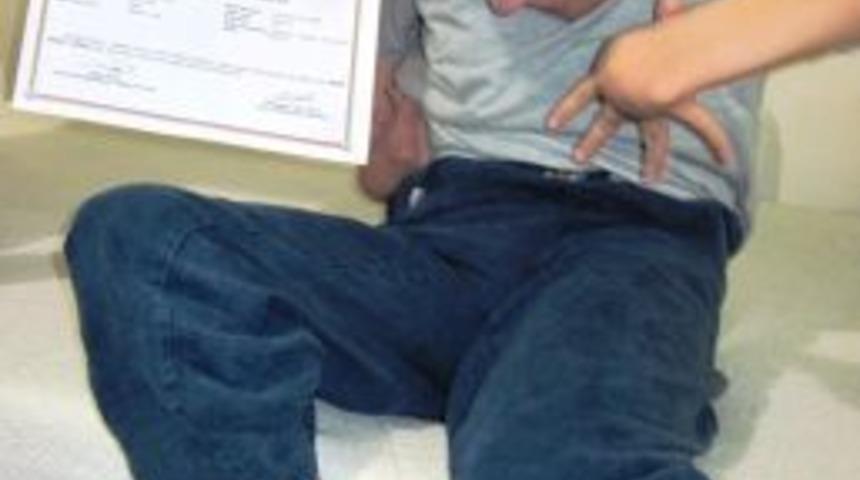 Bedensel Engelli Hasan, 8 Yıllık Okul Diplomasını Almaya Hak Kazandı.