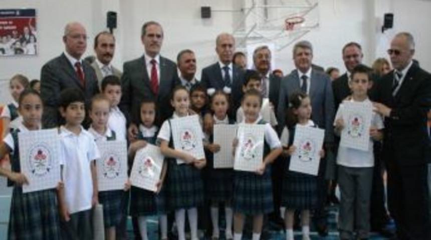 Vali Harput&rsquo;un Elini &Ouml;p&uuml;p Karnelerini Aldılar