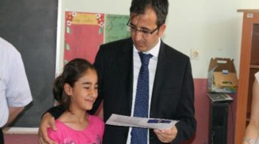 Silvan Kaymakamı Sezer Karne Dağıttı