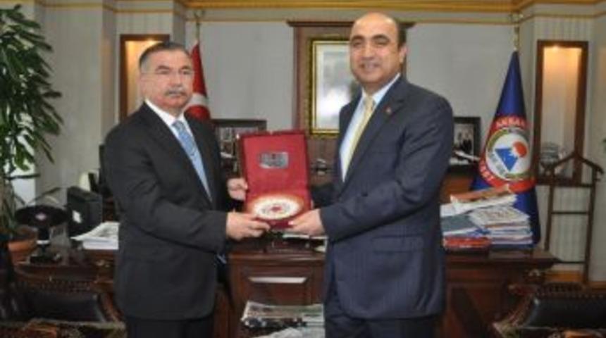 Milli Savunma Bakanı Yılmaz Aksaray&rsquo;da