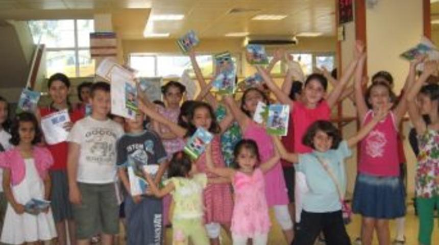 İş Bankası'ndan &Ccedil;ocuklara Karne Hediyesi Kitap