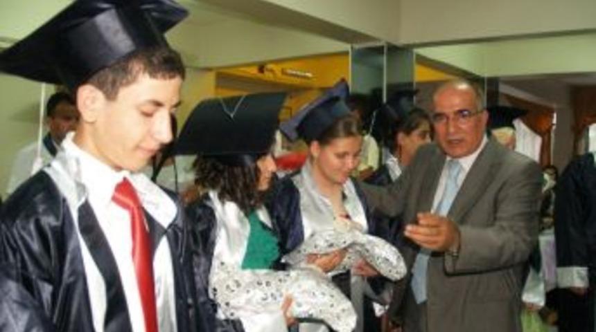 G&ouml;rme Engelliler İlk&ouml;ğretim Okulu'nda Mezuniyet Balosu
