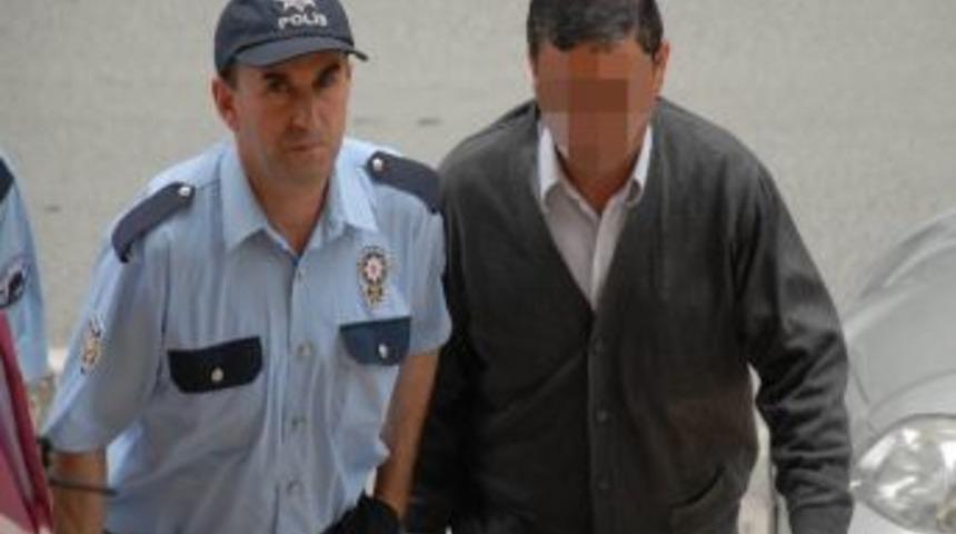 Otob&uuml;s Şof&ouml;r&uuml;ne Tutuklama