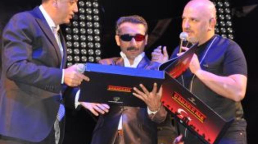 Latif Doğan... Madonna'ya meydan okudu!