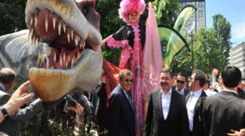 Shopping Fest, Dinozor Park'ın A&ccedil;ılışıyla Başladı