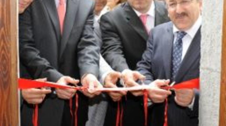 Chp Manisa Milletvekili &Ouml;zg&uuml;r &Ouml;zel&rsquo;den Ak Partili Trabzon Belediye Başkanı G&uuml;mr&uuml;k&ccedil;&uuml;oğlu&rsquo;na &Ouml;vg&uuml;