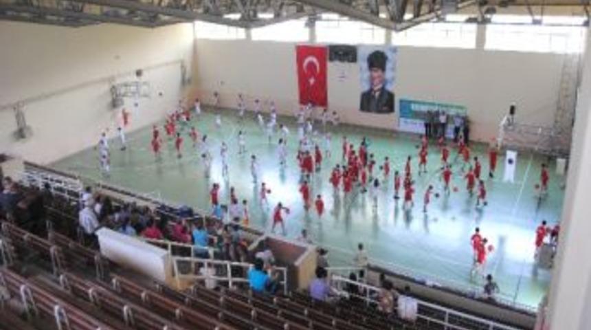 &Uuml;cretsiz Yaz Spor Okulu A&ccedil;ılıyor