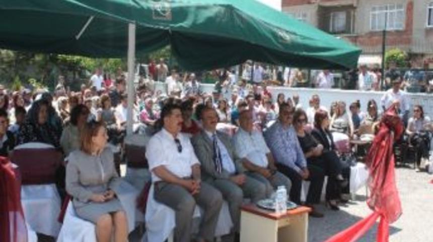 Uzunköprü Anadolu Kız Meslek Ve Kız Meslek Lisesi 2011/2012 Mezunlarını Verdi.