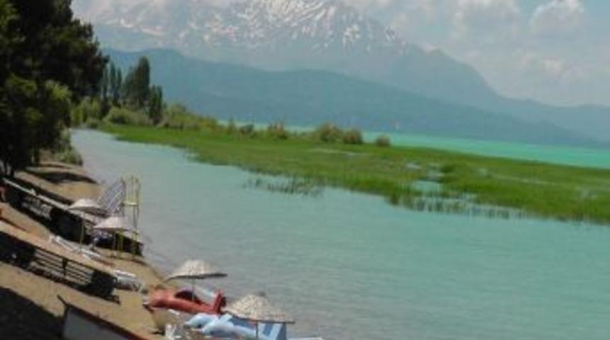 Beyşehir G&ouml;l&uuml; Masaya Yatırıldı