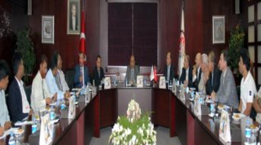 Bangladeşli Işadamları, GTO'da Ticari Işbirliğini Konuştu