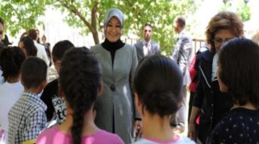 Bayan G&uuml;l, Hacı Ali Parim &Ccedil;ocuk Yuvası'nı Ziyaret Etti