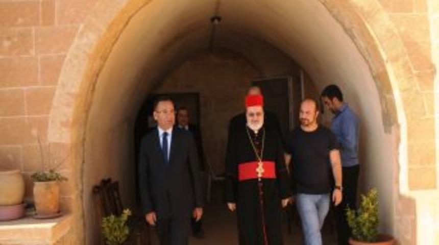 Bekir Bozdağ, Mardin'de &Ccedil;ocuk Rehberlerden Bilgi Aldı