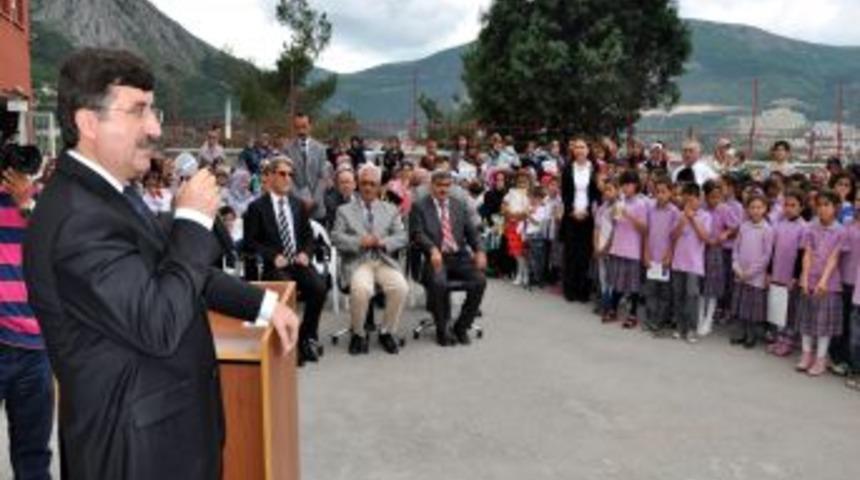 Amasya&rsquo;da 64 Bin &Ouml;ğrenci Karne Heyecanı Yaşadı