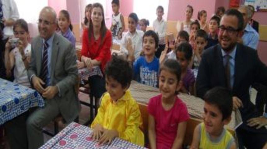 Bakan Şimşek Ve Sabancı, &Ouml;ğrencilere Karne Verdi