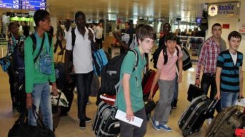 Atat&uuml;rk Havalimanı'nda "tatil" Yoğunluğu Başladı